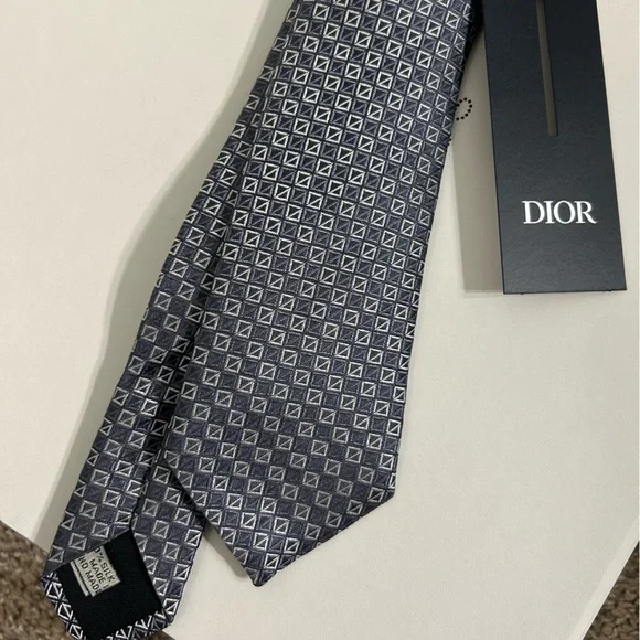 Authentic BNWT Dior Gray Geometric Men's Tie
